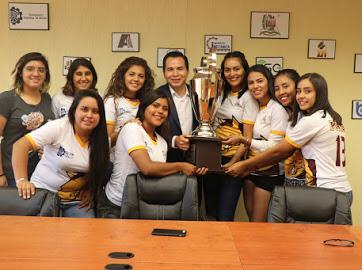 2019, Entrega de Trofeo Fútbol femenil 1