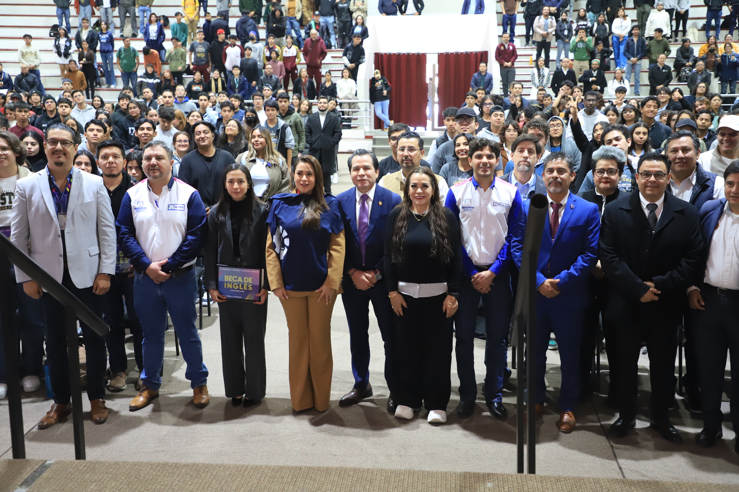 2024, Entrega de becas de Inglés