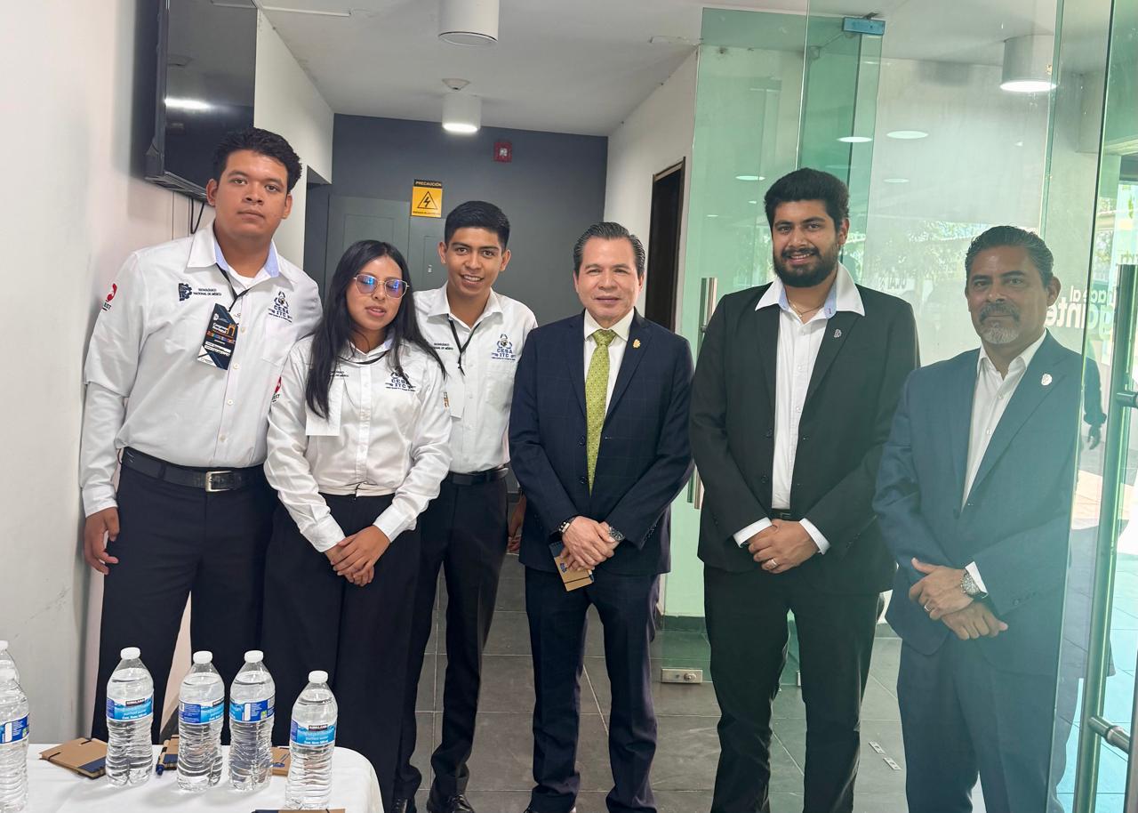 2025, con el Presidente Nacional de los Consejos Estudiantiles del TecNM