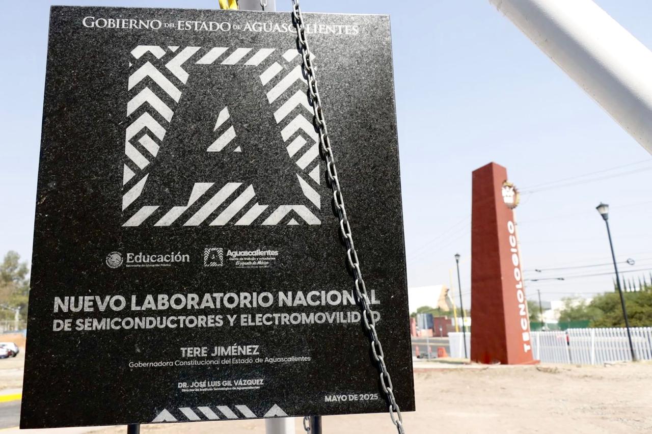 2025, Colocación de la Primera Piedra del Laboratorio de Semiconductores y Movilidad