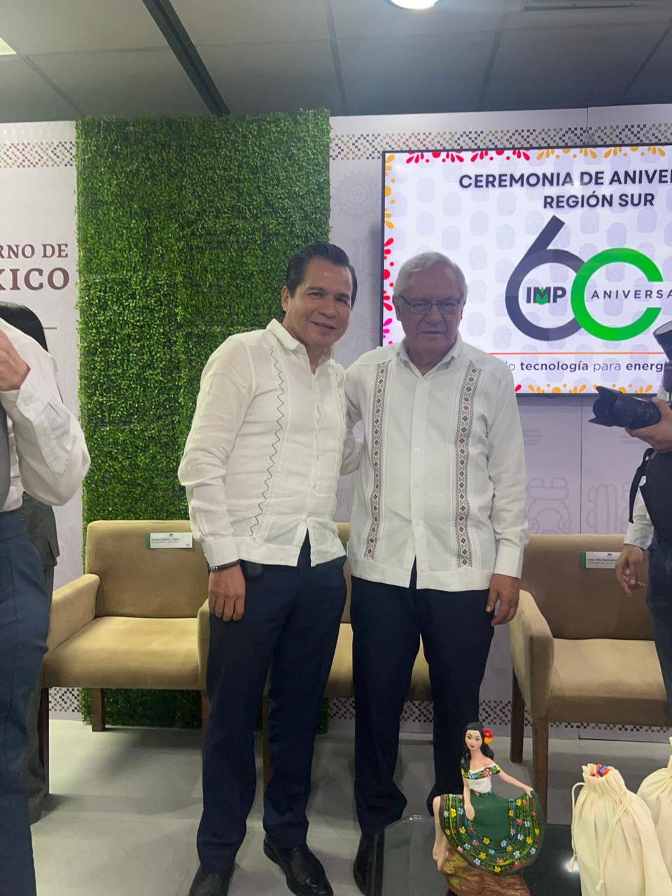 2025, Firma del Convenio TecNM y IMP, acompañando al Director General