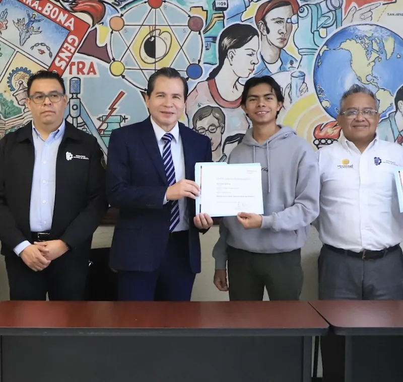 2025 Reconocimientos Oracle Academy a estudiantes de Ingeniería en Ciberseguridad