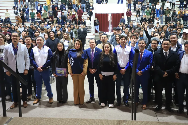 2024, Entrega de becas de Inglés