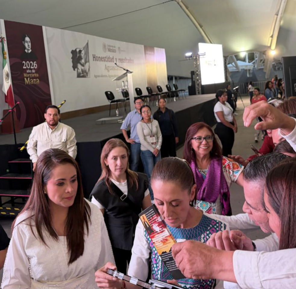 2026, Entrega del Chip Simon, diseñado por el ITA  a la Presidenta Claudia Sheinbaum Pardo